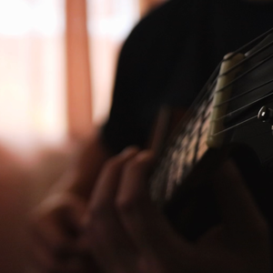 宁荣荣穿jK跳钢管舞
